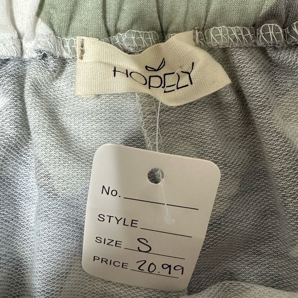 NWT Hopely size small boutique shorts with camo print and stars - Picture 4 of 4